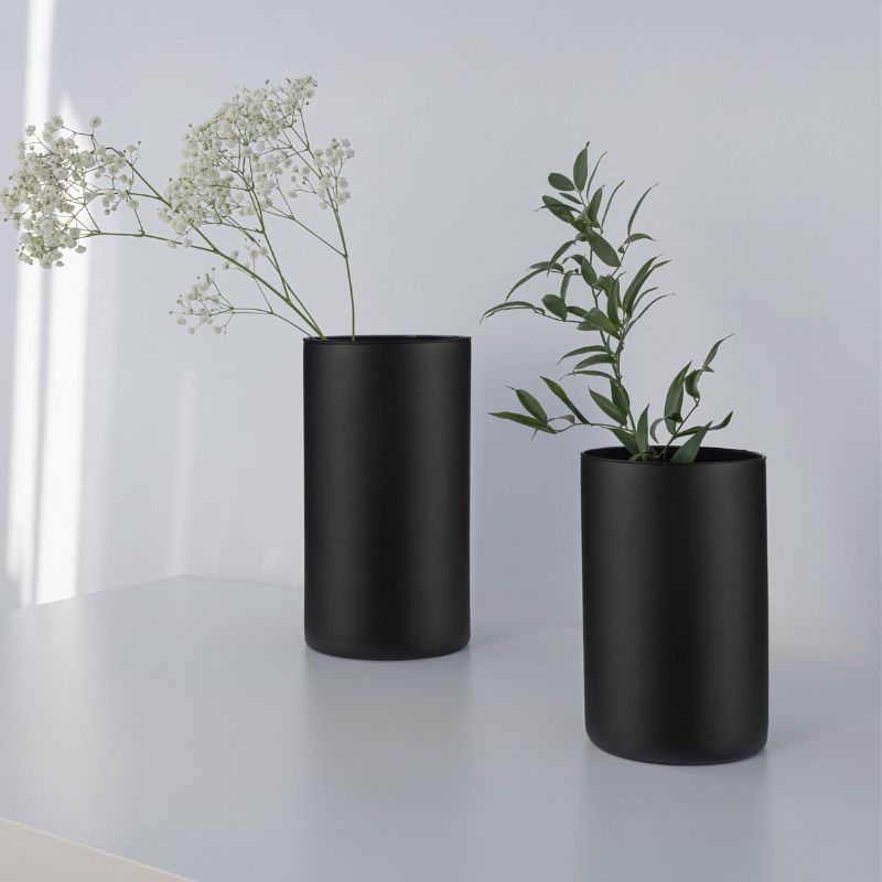 magnolia-wazon-matowy-czarny.jpg